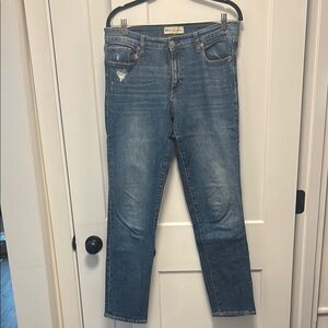 GAP Blue Straight Leg Jeans with Subtle Fading